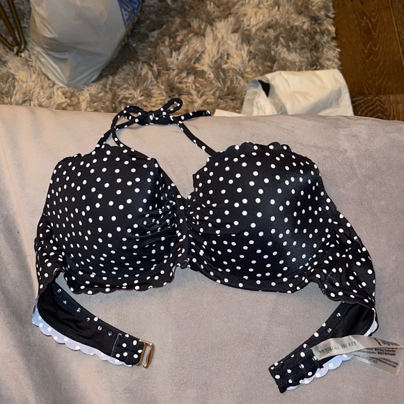 Victoria’s Secret never worn black and white Polka dot bikini top